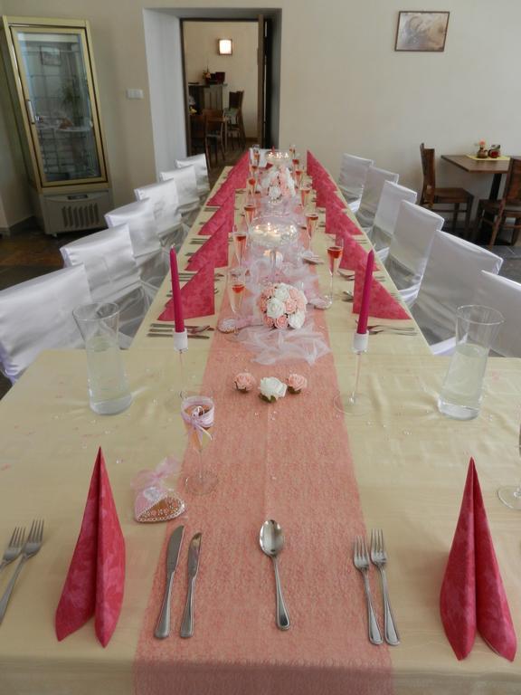 Hotel Beranek Blatna Ngoại thất bức ảnh